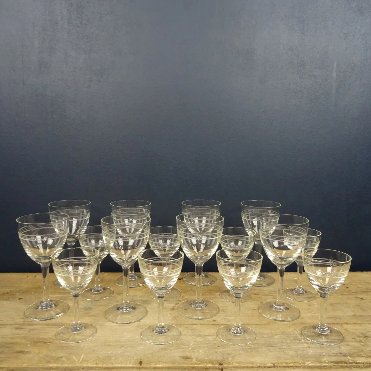 Carafe & 8 verres à vin doux en cristal gravés & fins Tchécoslovaquie - Le  palais des bricoles