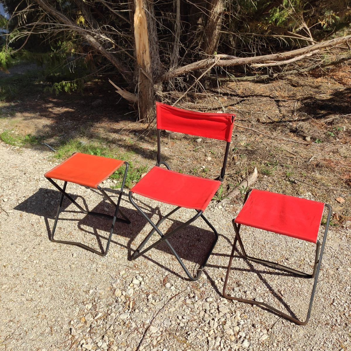 Tabouret de voyage pliant avec structure en acier et siège en PVC rembourré  Ø30 cm Skinny - Orange